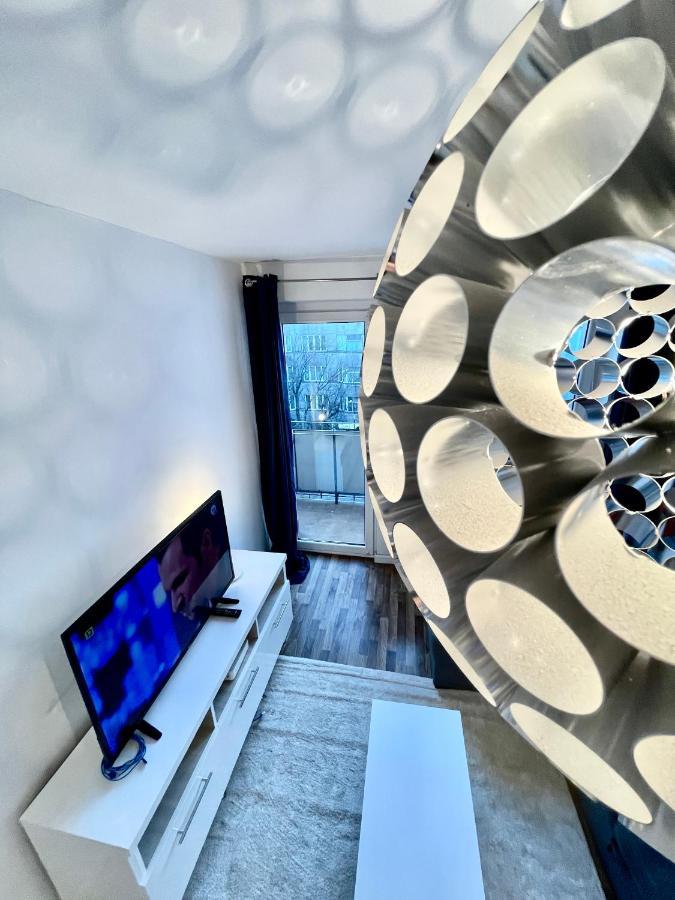 Decor 2 Metro Fast Wifi 55'Tv Netflix Hbo Cozy Apartment Warsaw Exterior photo