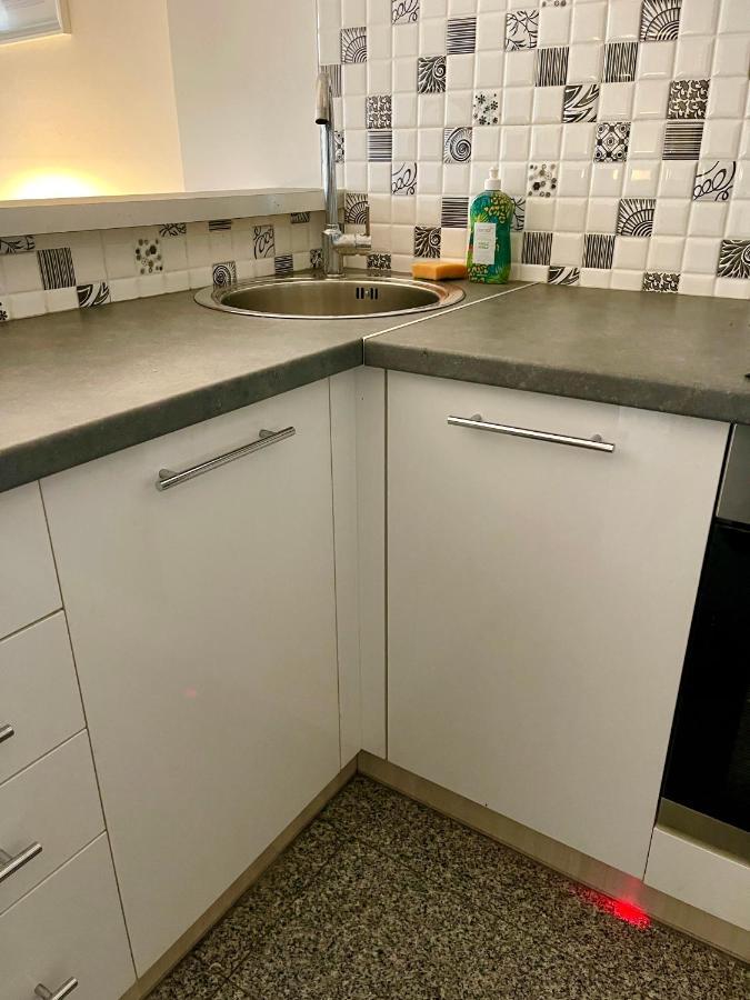 Decor 2 Metro Fast Wifi 55'Tv Netflix Hbo Cozy Apartment Warsaw Exterior photo