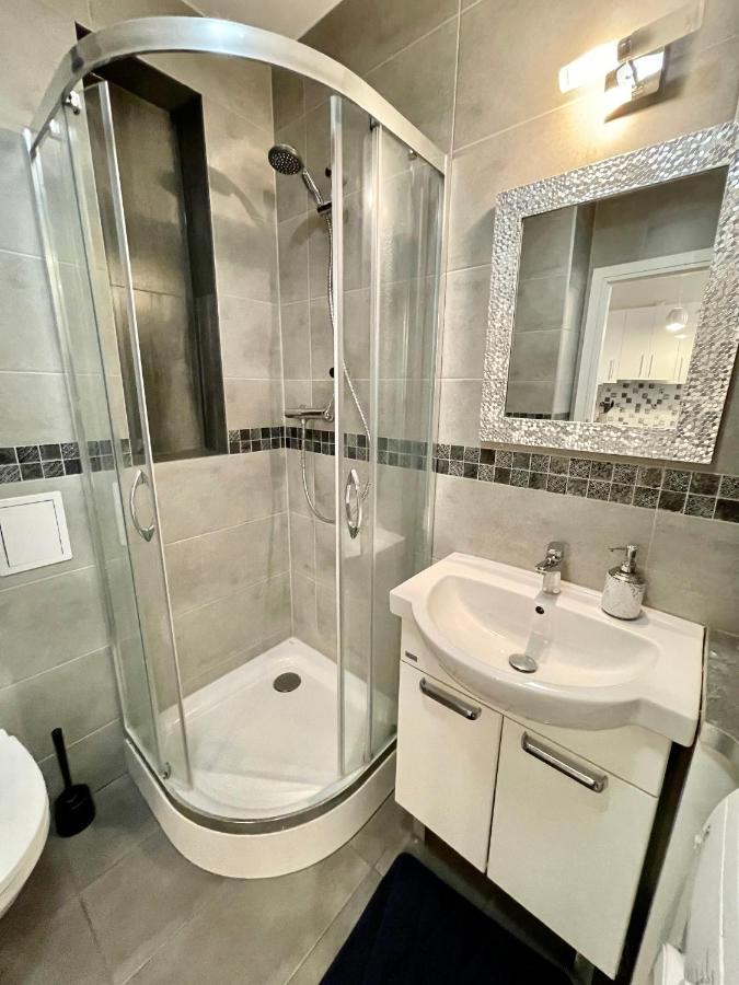 Decor 2 Metro Fast Wifi 55'Tv Netflix Hbo Cozy Apartment Warsaw Exterior photo