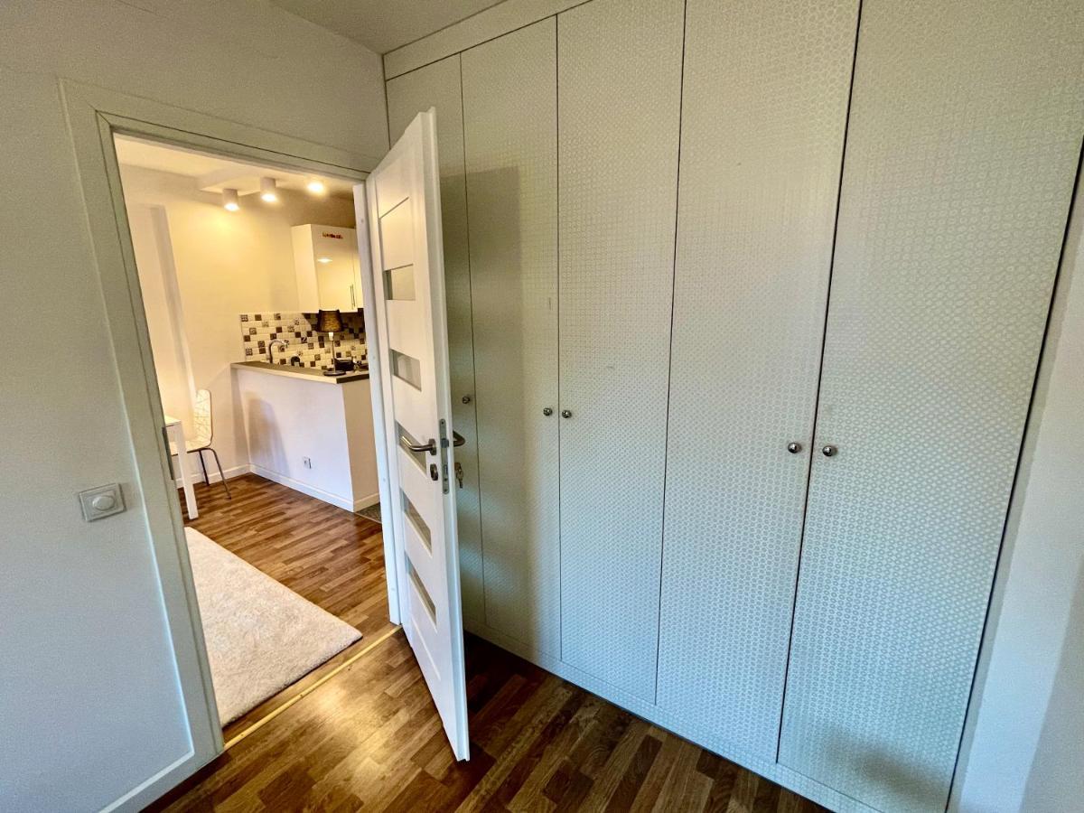 Decor 2 Metro Fast Wifi 55'Tv Netflix Hbo Cozy Apartment Warsaw Exterior photo